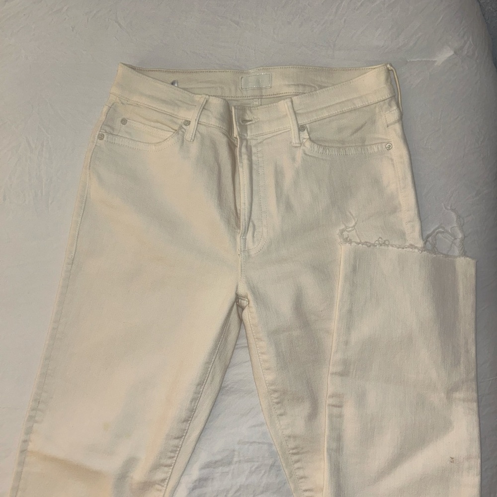Mother Jeans- The Rascal Crop Fray, Cream Puff color